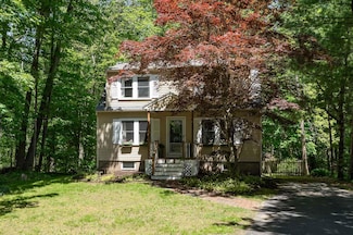 29 Woodlawn Ave, Kittery, ME 03904