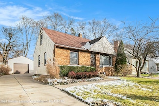 810 N Francis Ave, Lansing, MI 48912