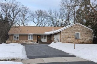 675 Carlisle Ave, Deerfield, IL 60015