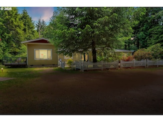 4884 N Loftus Rd, Florence, OR 97439