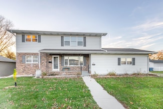 206 South St, Waunakee, WI 53597