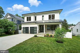 1925 Hillside Dr, Falls Church, VA 22043