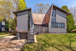 224 Park Ave, Cary, IL 60013