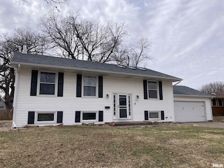 4514 Warren St, Davenport, IA 52806