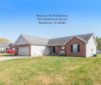 765 Fieldview Dr, Smithton, IL 62285