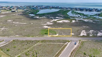 672 Northwest Dr, Holiday Beach, TX 78382