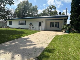 605 4th St, Garwin, IA 50632
