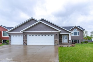 3901 Diamond Dr, Grand Forks, ND 58201