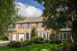 5011 Wooddale Ln, Edina, MN 55424