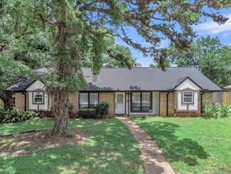 3325 Lockhaven Dr, Kilgore, TX 75662
