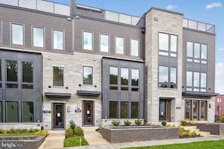 7027 Renita Ln, Bethesda, MD 20817