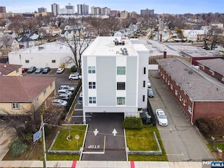 387 Park St Unit 403, Hackensack, NJ 07601
