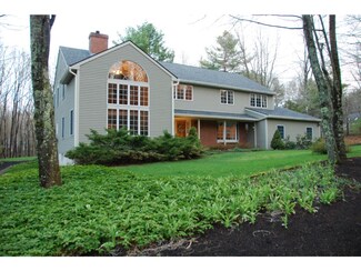 11 Earle Dr, Lee, NH 03861
