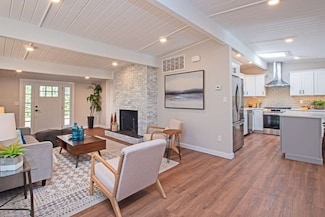 160 Oxbow Rd, Wayland, MA 01778