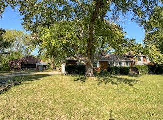 3222 SW Pryor Rd, Lee's Summit, MO 64082