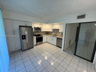8650 SW 133rd Ave Rd Unit 111, Miami, FL 33183