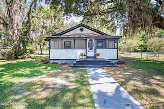 571 E Mciver Ave, MacClenny, FL 32063