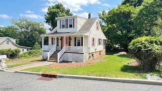 34 School St, North Haledon, NJ 07508