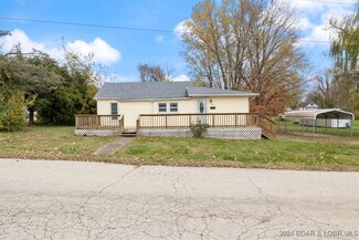 218 N Godfrey Ave, Eldon, MO 65026