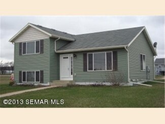 510 510 Brook Ave, St. Charles, MN 55972