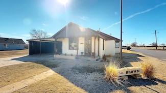 523 NW 2nd St, Laverne, OK 73848
