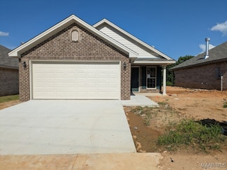 136 Colonial Plaza St, Millbrook, AL 36054