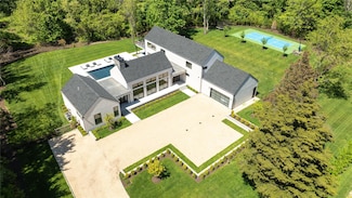 100 S Ferry Rd, Shelter Island, NY 11964