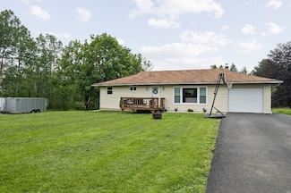 89 Treadwell Rd, Binghamton, NY 13905