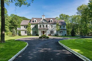 49 Byfield Ln, Greenwich, CT 06830