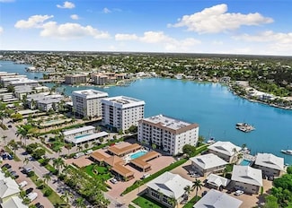 2600 Gulf Shore Blvd N Unit 32, Naples, FL 34103