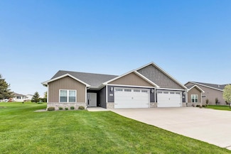 441 Longwood Ln, Wrightstown, WI 54180