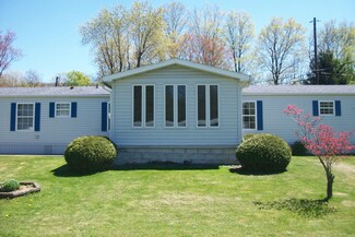 25 Shamp Rd, Mill Hall, PA 17751