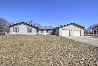 40 Hickory Point Ct, Forsyth, IL 62535