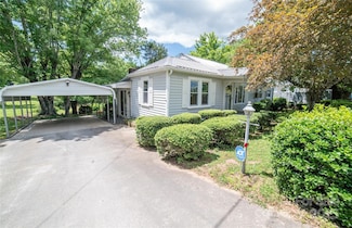 1463 Land St, Lenoir, NC 28645