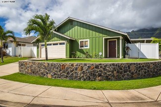 14 Kamahao St, Wailuku, HI 96793
