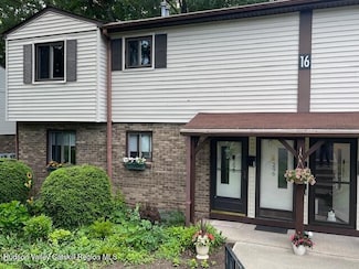 295 Village Ct, Kingston, NY 12401