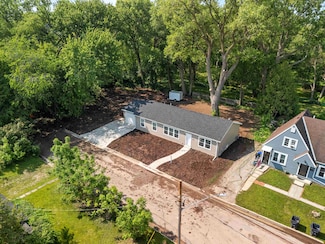 856 Riverlawn St, Neenah, WI 54956