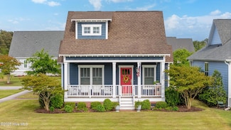 105 Colony Point St, Beaufort, NC 28516