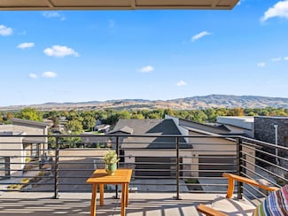 1251 E Echelon Ridge Ln, Boise, ID 83716