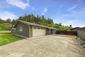 111 Harlan Way, Fortuna, CA 95540