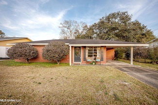 407 Holly Rd, Ocean Springs, MS 39564