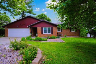 4 Rio Vista Dr, Saint Charles, MO 63303