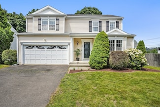 36 Lindbergh St, Fairfield, CT 06824
