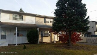 709 Oak St, Lakehurst, NJ 08733