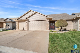 4504 E Kearney Place, Sioux Falls, SD 57110
