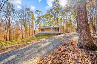 511 Country Acres Dr, Randleman, NC 27317
