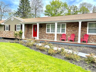 116 Sandspring Dr, Eatontown, NJ 07724