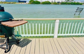 844 W Oyster Dr, Port Isabel, TX 78578