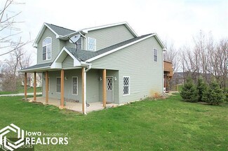 1374 Willow Creek Ln, Riverside, IA 52327