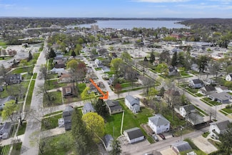 615 Water St, Lake Geneva, WI 53147